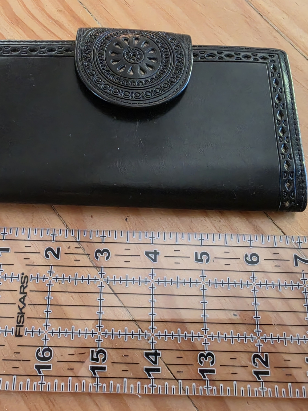 Fossil Wallet Black Leather Embossed Cut Outs Button Closure
